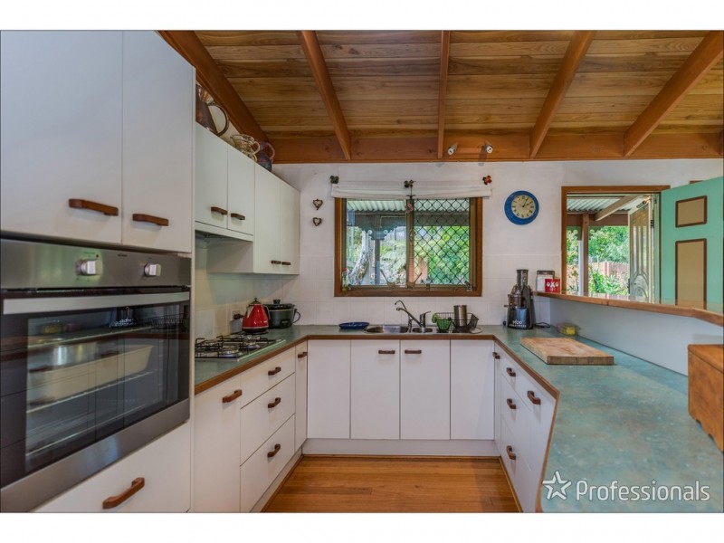 40 Kinabalu Drive, Tamborine Mountain QLD 4272