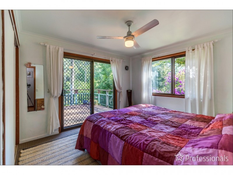 40 Kinabalu Drive, Tamborine Mountain QLD 4272