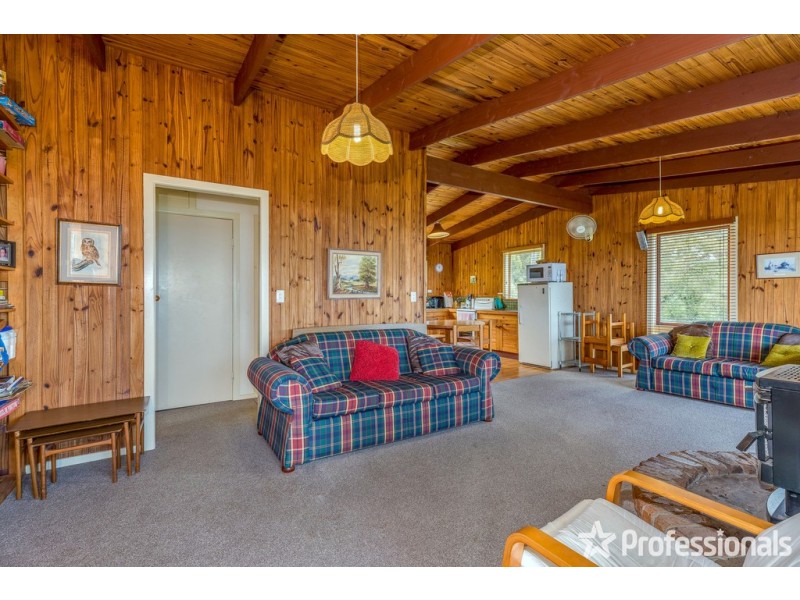 135-137 Guanaba Rd, Tamborine Mountain QLD 4272