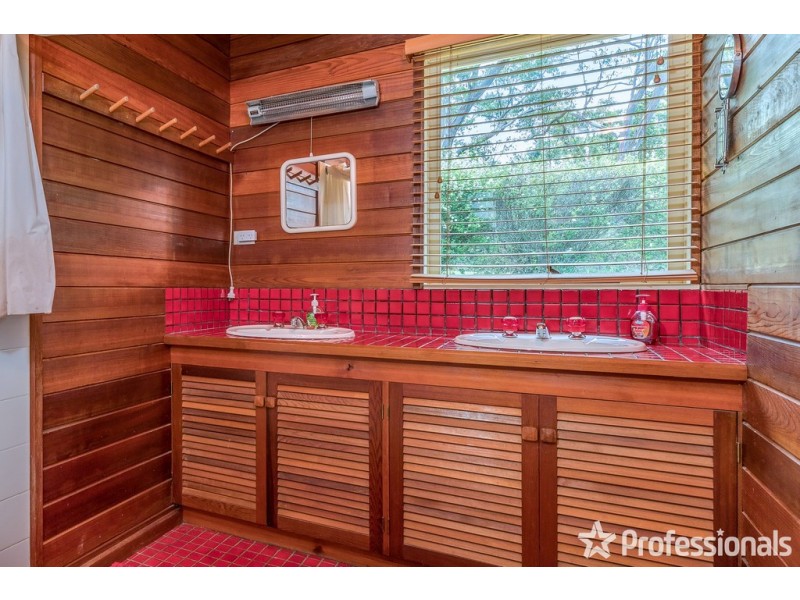 135-137 Guanaba Rd, Tamborine Mountain QLD 4272