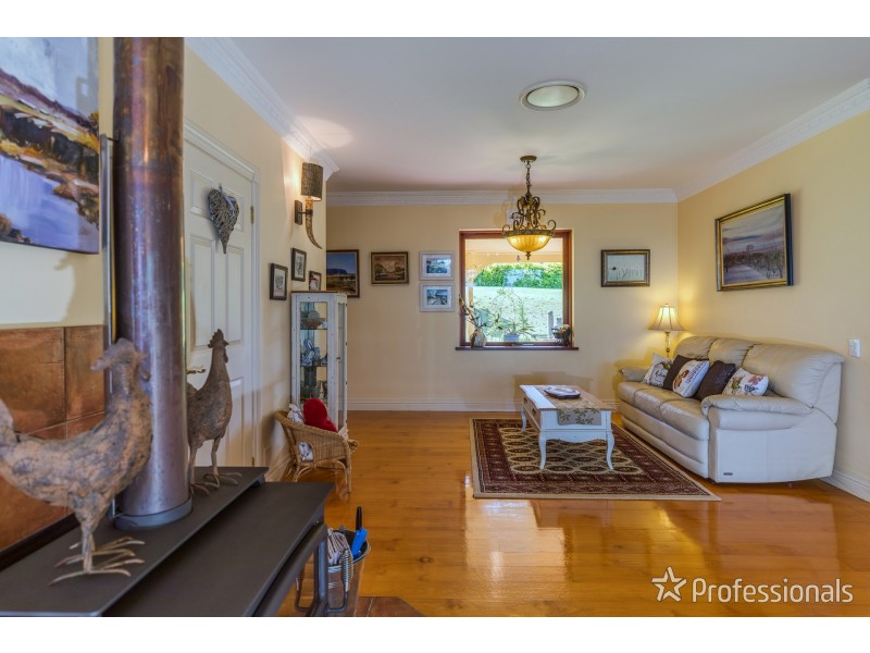 2 Witches Chase, Tamborine Mountain QLD 4272