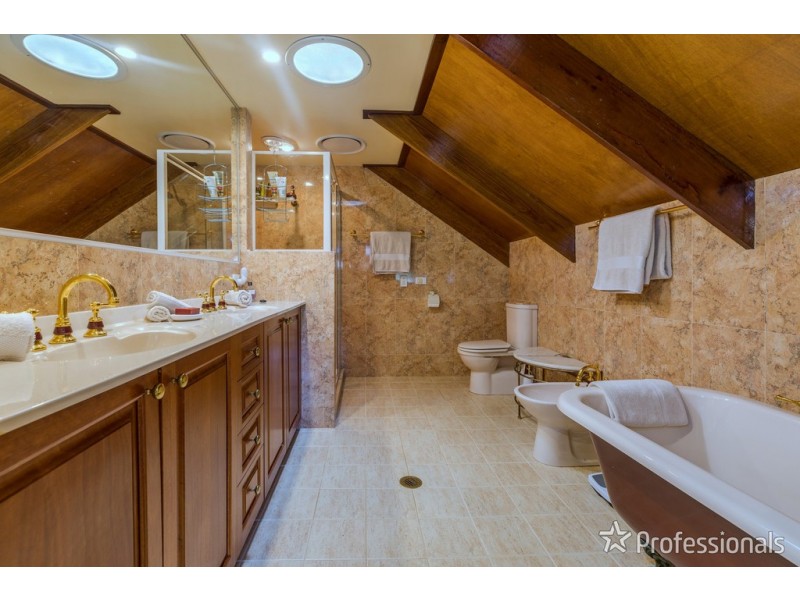 2 Witches Chase, Tamborine Mountain QLD 4272