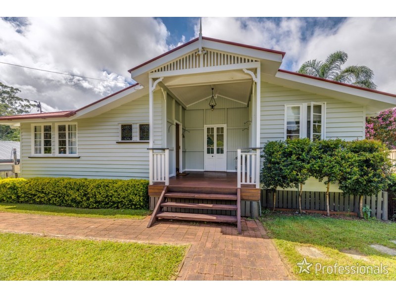 8 Coleman Square, Tamborine Mountain QLD 4272