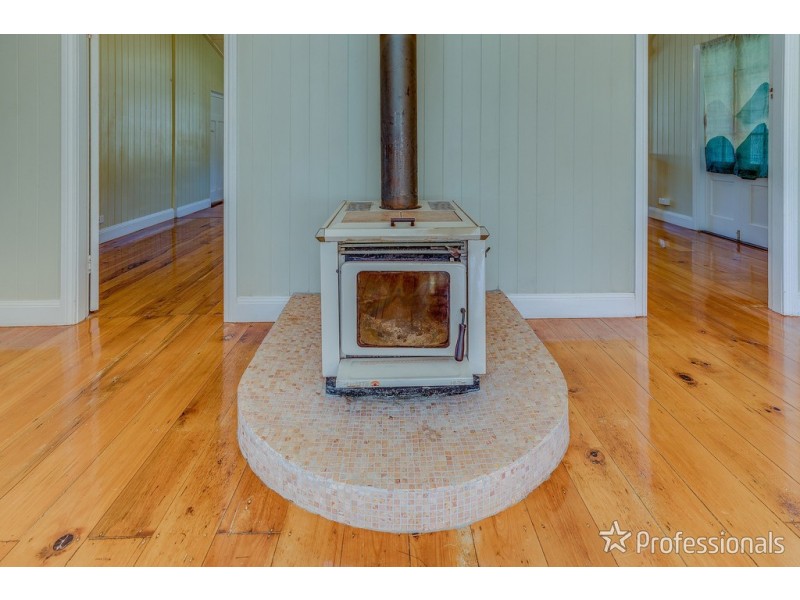 8 Coleman Square, Tamborine Mountain QLD 4272