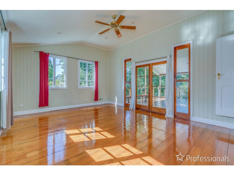 8 Coleman Square, Tamborine Mountain QLD 4272