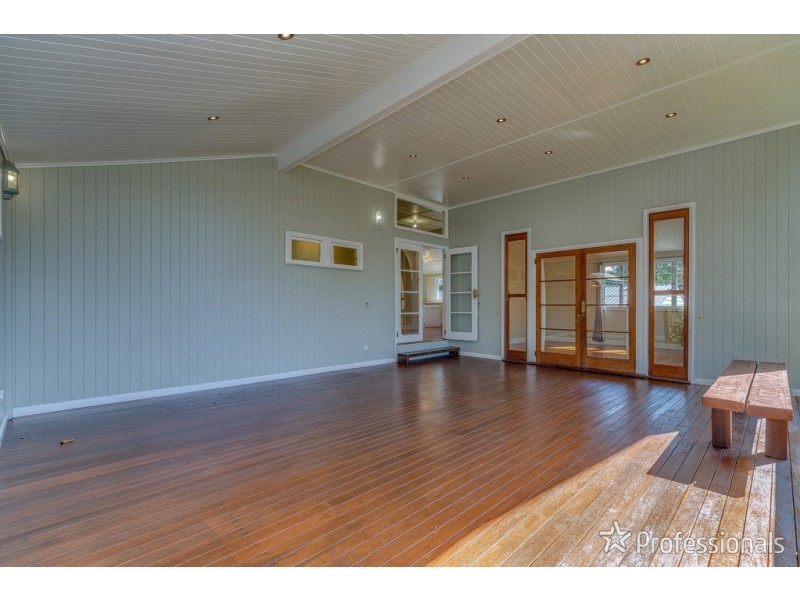8 Coleman Square, Tamborine Mountain QLD 4272