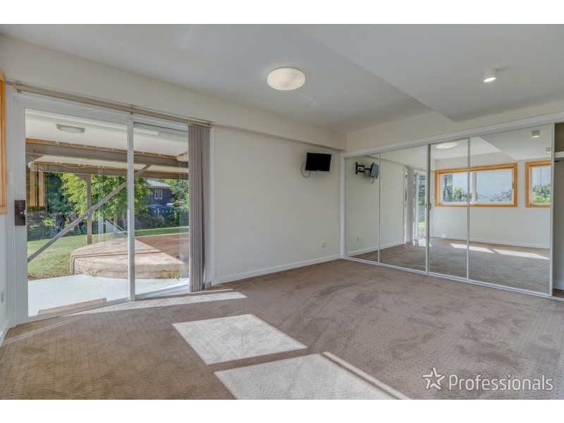 8 Coleman Square, Tamborine Mountain QLD 4272