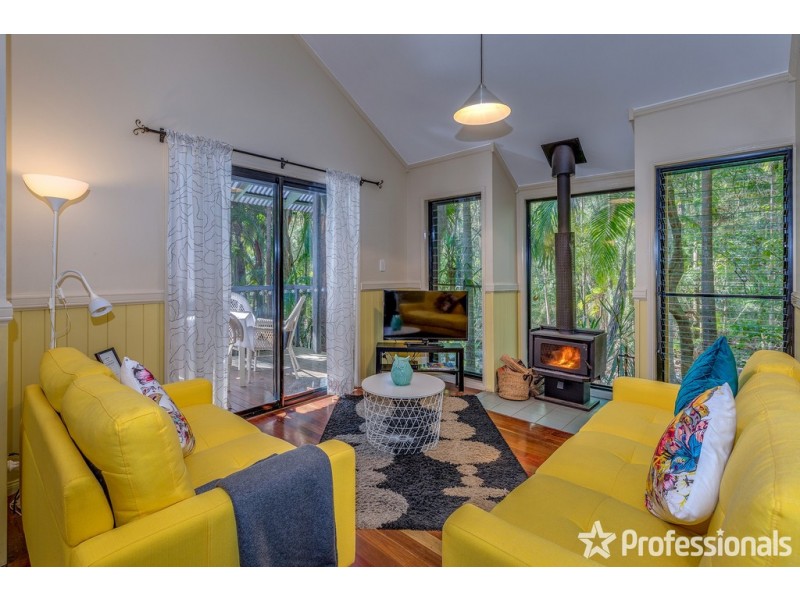 Unit 8 Tamborine Mountain Road, Cedar Creek Lodges, Tamborine Mountain QLD 4272