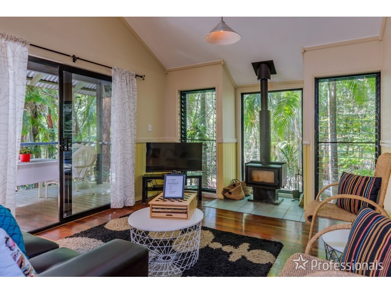 Unit 8 Tamborine Mountain Road, Cedar Creek Lodges, Tamborine Mountain QLD 4272