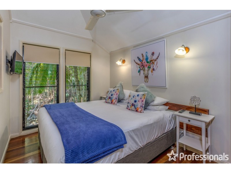 Unit 8 Tamborine Mountain Road, Cedar Creek Lodges, Tamborine Mountain QLD 4272
