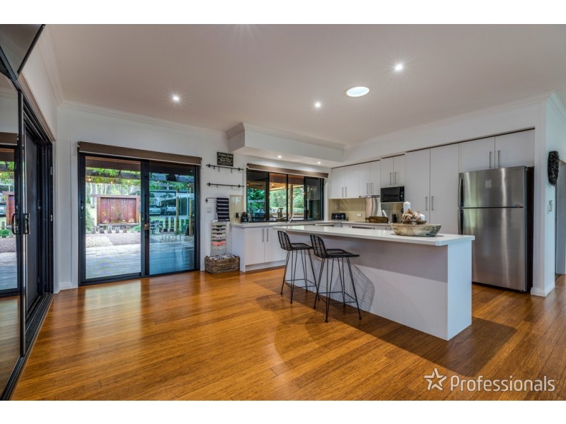 36-40 Racecourse Place, Tamborine QLD 4270