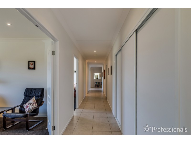 14-16 Riemore Circuit, Tamborine QLD 4270