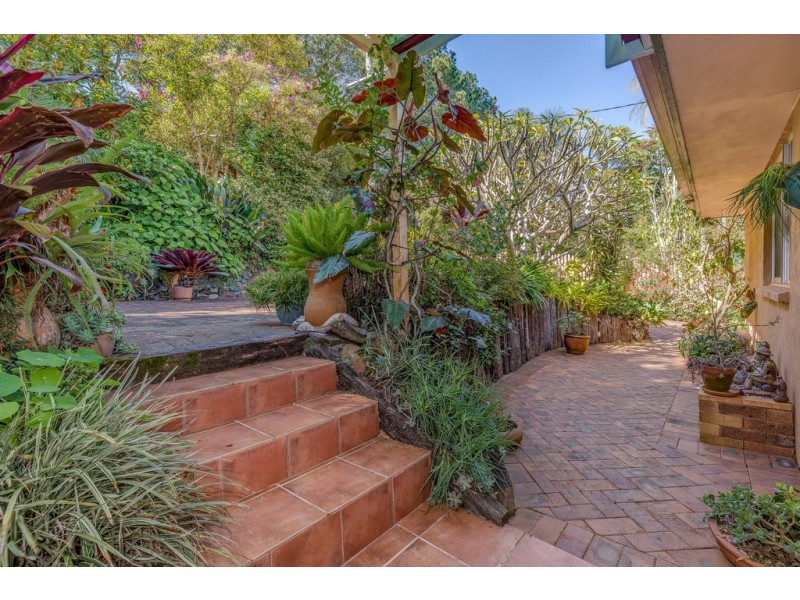 32 Ben Nevis Street, Tamborine Mountain QLD 4272