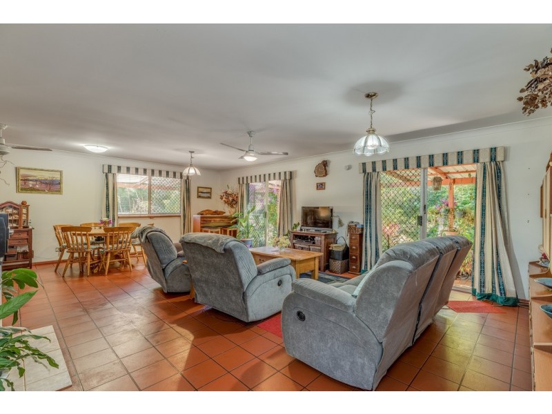 32 Ben Nevis Street, Tamborine Mountain QLD 4272