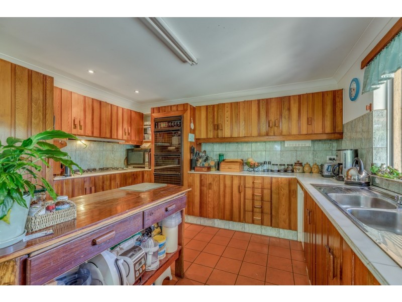 32 Ben Nevis Street, Tamborine Mountain QLD 4272