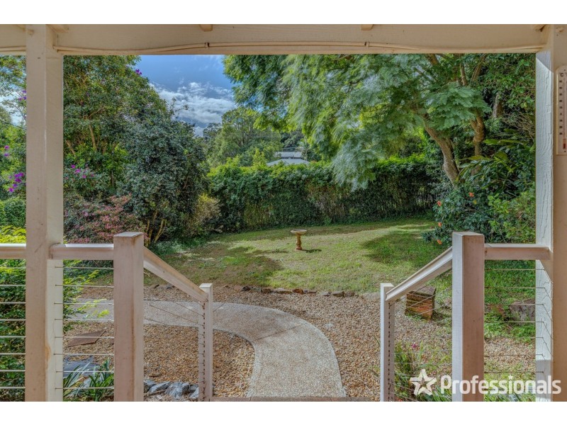 24 Griffith Street, Tamborine Mountain QLD 4272