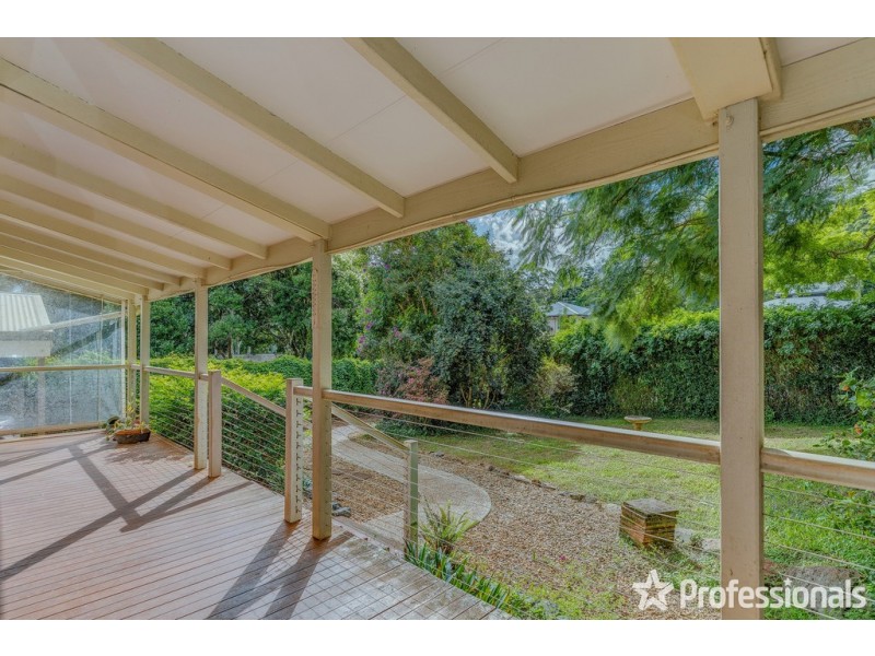 24 Griffith Street, Tamborine Mountain QLD 4272