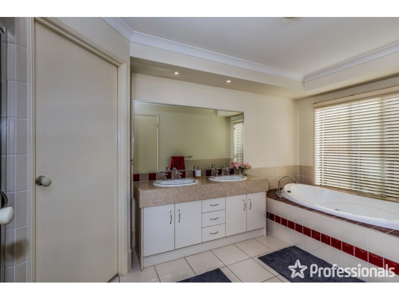 75 Lady Penrhyn Court, Mundoolun QLD 4285