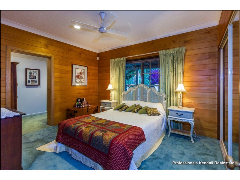 2 Beechmont Ave, Tamborine Mountain QLD 4272