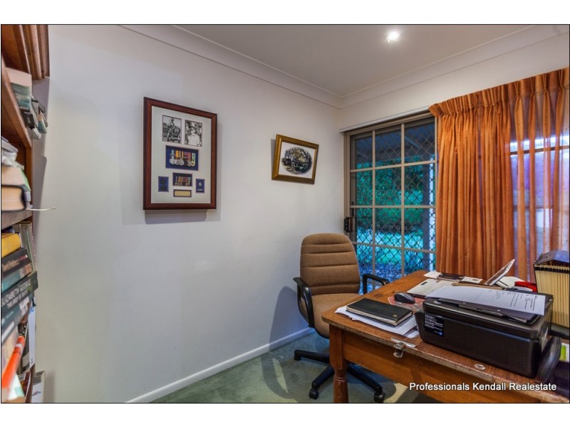 2 Beechmont Ave, Tamborine Mountain QLD 4272