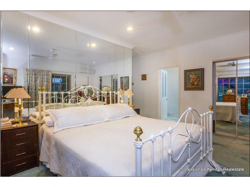 2 Beechmont Ave, Tamborine Mountain QLD 4272