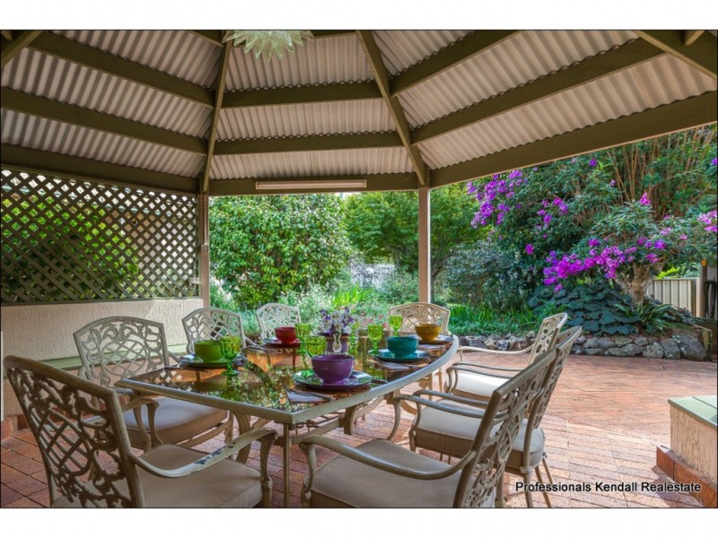 2 Beechmont Ave, Tamborine Mountain QLD 4272