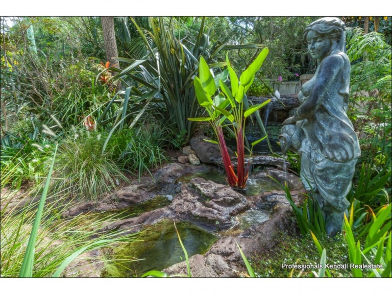 2 Beechmont Ave, Tamborine Mountain QLD 4272