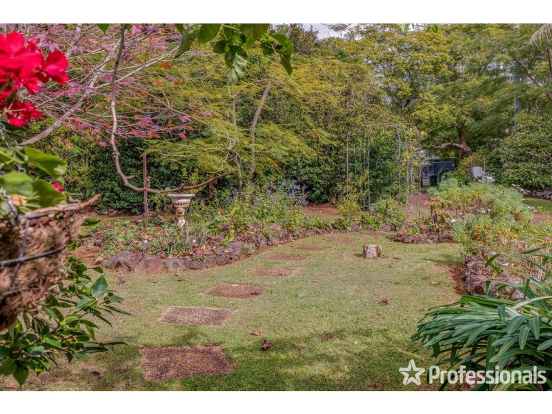 18 Beechmont Avenue, Tamborine Mountain QLD 4272