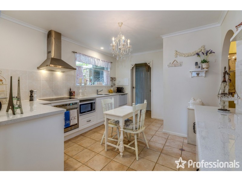 18 Beechmont Avenue, Tamborine Mountain QLD 4272