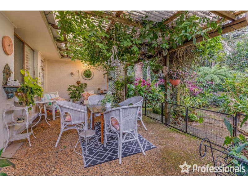 18 Beechmont Avenue, Tamborine Mountain QLD 4272