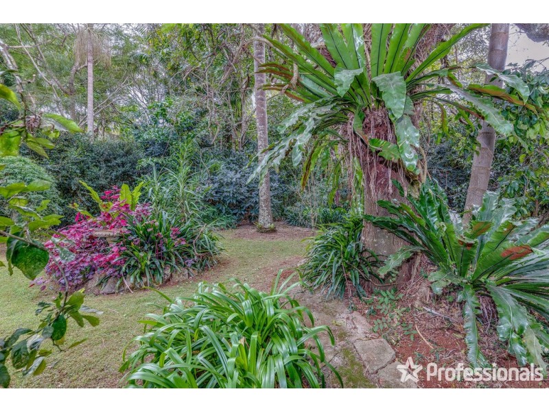 18 Beechmont Avenue, Tamborine Mountain QLD 4272