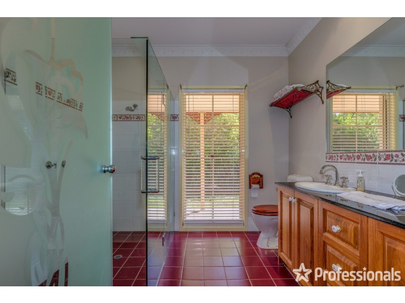 35 Waterfall Drive, Wongawallan QLD 4210