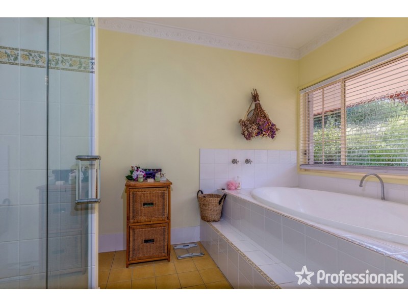 35 Waterfall Drive, Wongawallan QLD 4210