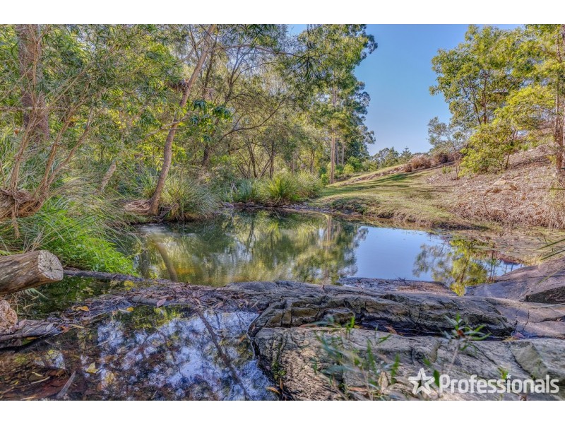 35 Waterfall Drive, Wongawallan QLD 4210