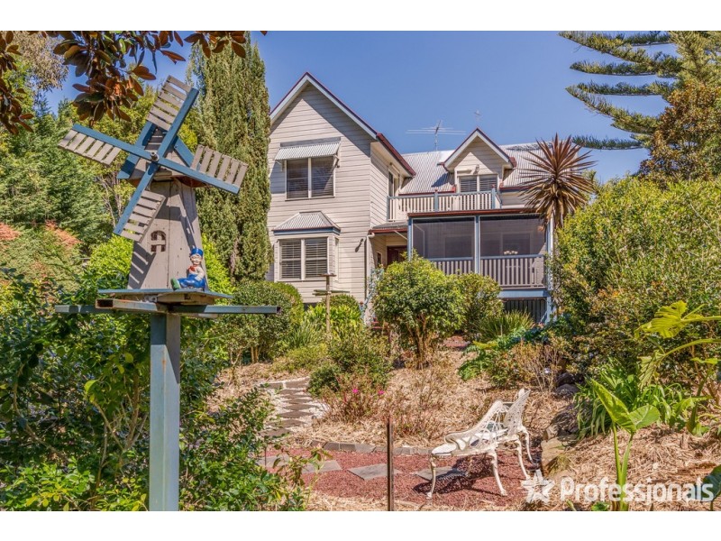 30 North Street, Tamborine Mountain QLD 4272