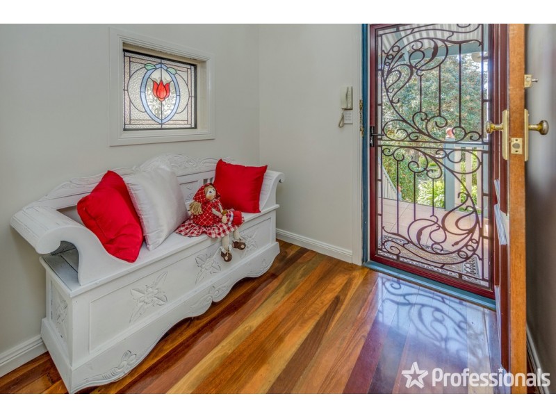 30 North Street, Tamborine Mountain QLD 4272