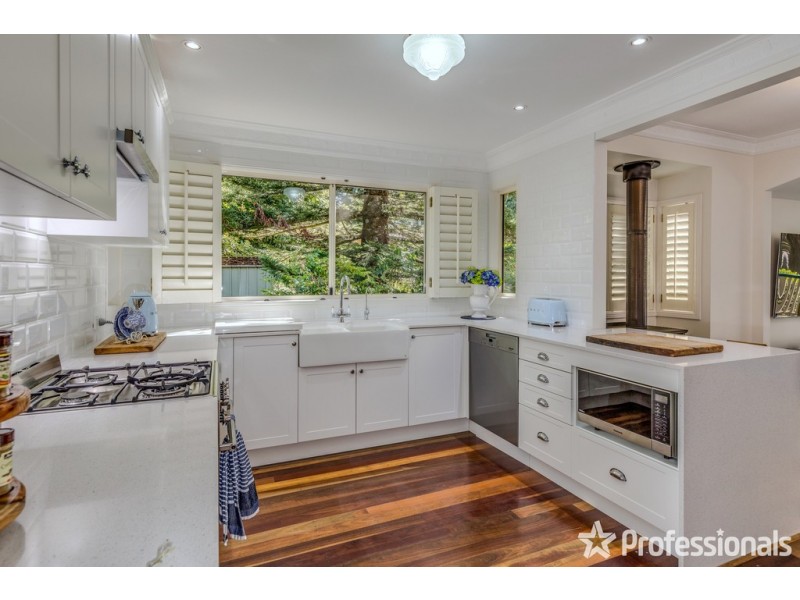 30 North Street, Tamborine Mountain QLD 4272