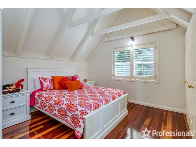 30 North Street, Tamborine Mountain QLD 4272