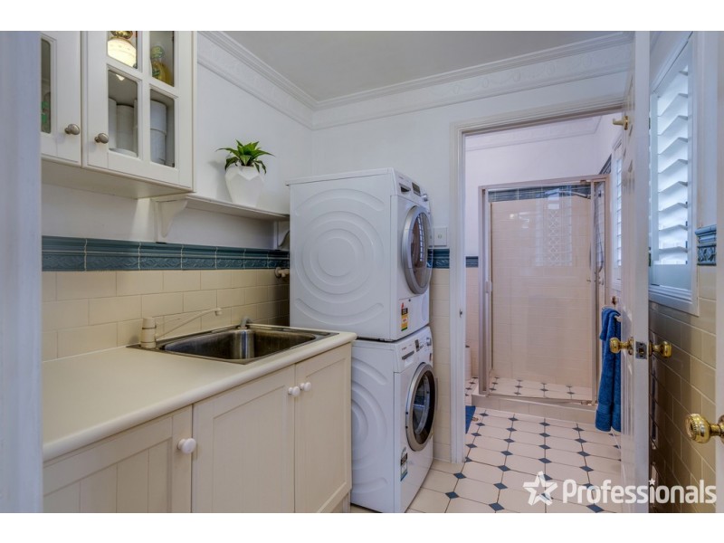 30 North Street, Tamborine Mountain QLD 4272