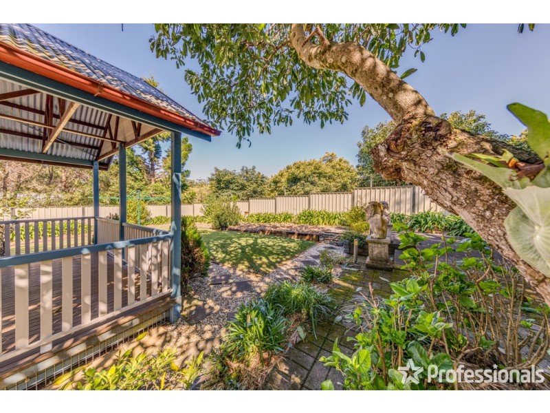 30 North Street, Tamborine Mountain QLD 4272