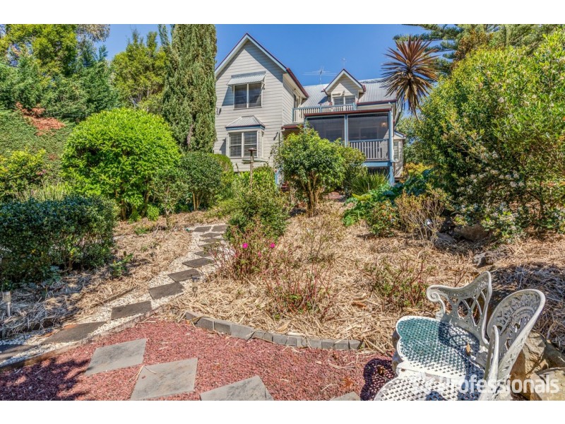 30 North Street, Tamborine Mountain QLD 4272