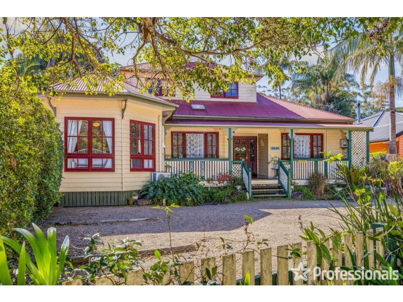 8 Wongawallan Road, Tamborine Mountain QLD 4272