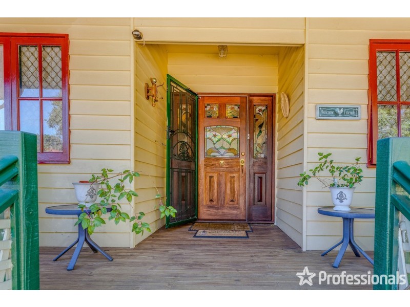 8 Wongawallan Road, Tamborine Mountain QLD 4272