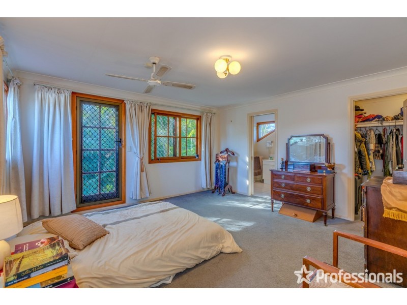 8 Wongawallan Road, Tamborine Mountain QLD 4272