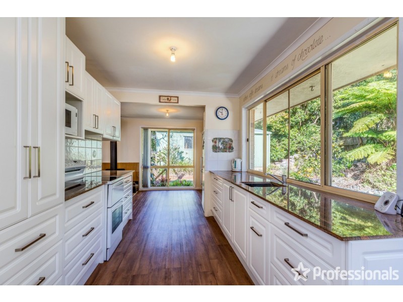 7 Mayon Court, Tamborine Mountain QLD 4272