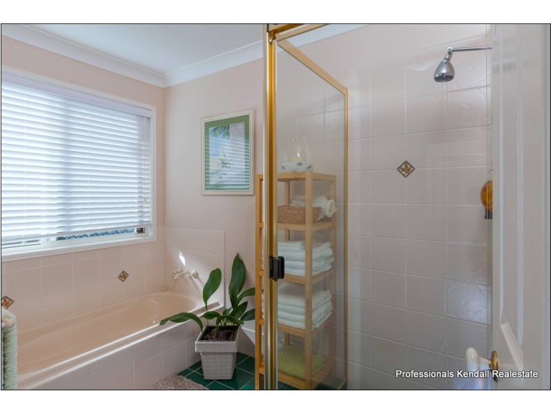 10 Saguaro Court, Tamborine Mountain QLD 4272