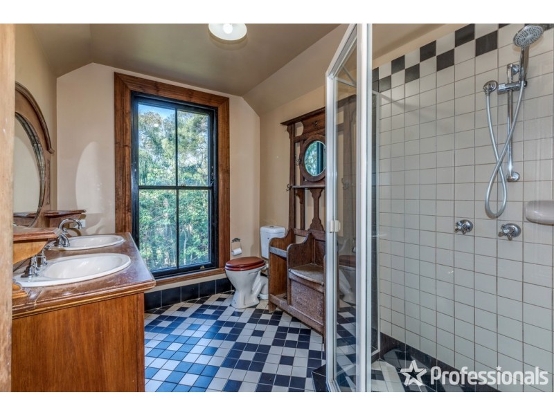 75-77 Benowa Street, Tamborine Mountain QLD 4272