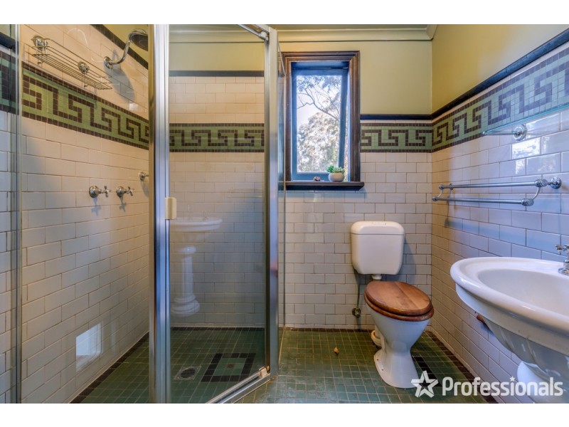 75-77 Benowa Street, Tamborine Mountain QLD 4272