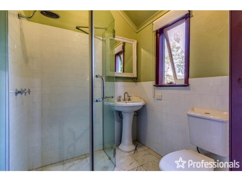 75-77 Benowa Street, Tamborine Mountain QLD 4272