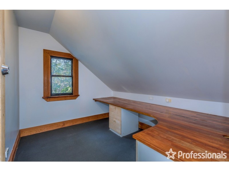 75-77 Benowa Street, Tamborine Mountain QLD 4272